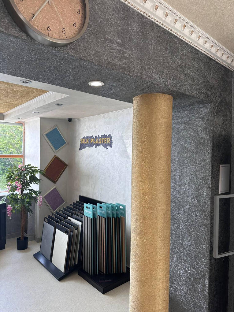 Versaillles Silk Plaster